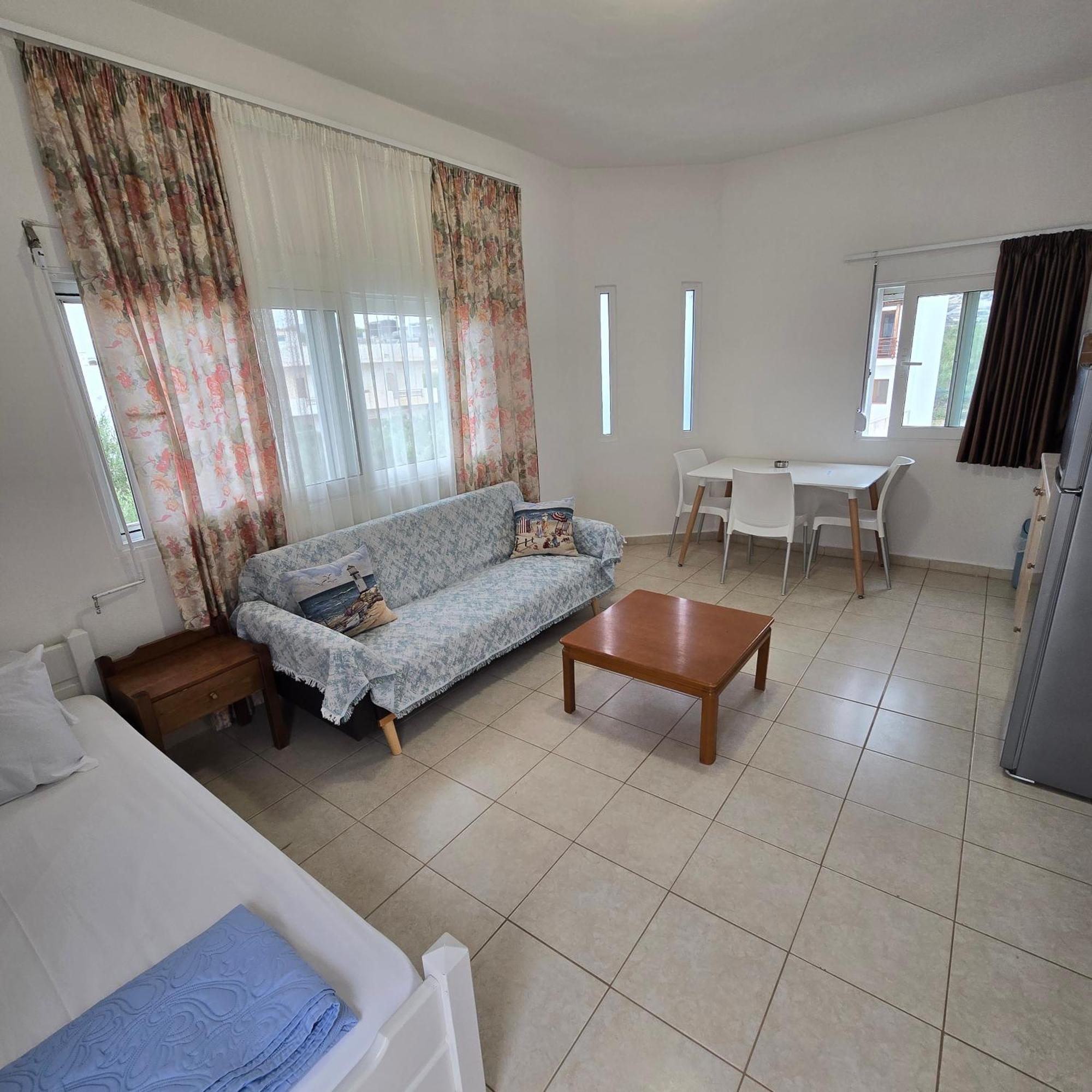 Soula Appartments Makrýgialos Стая снимка